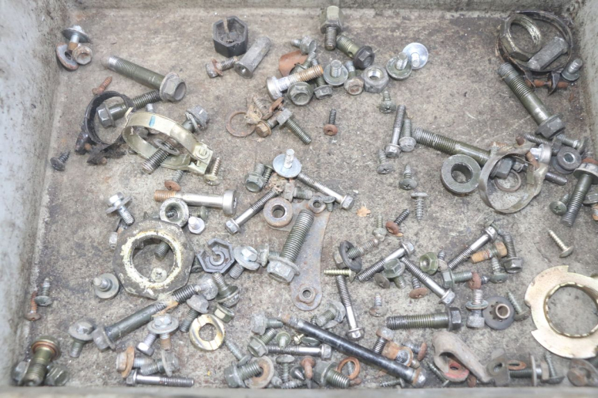 photo de SACO DE PARAFUSOS E FIXADORES PEUGEOT TWEET 4T 50 (2010 - 2014) - Detalhe da peça