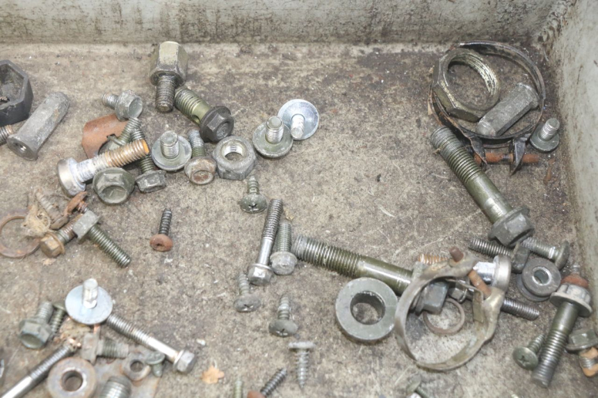 photo de SACO DE PARAFUSOS E FIXADORES PEUGEOT TWEET 4T 50 (2010 - 2014) - Outro ângulo de visão