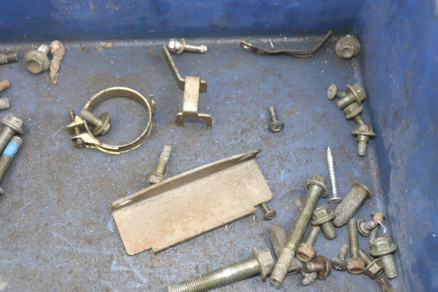 photo de SACO DE PARAFUSOS E FIXADORES PEUGEOT TWEET 4T 50 (2018 - 2022) - Outro ângulo de visão