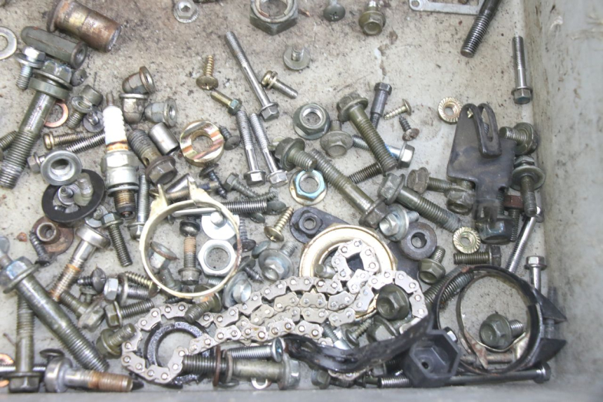 photo de SACO DE PARAFUSOS E FERRAGENS PEUGEOT TWEET 4T 50 (2014 - 2019) - Zoom do estado de desgaste