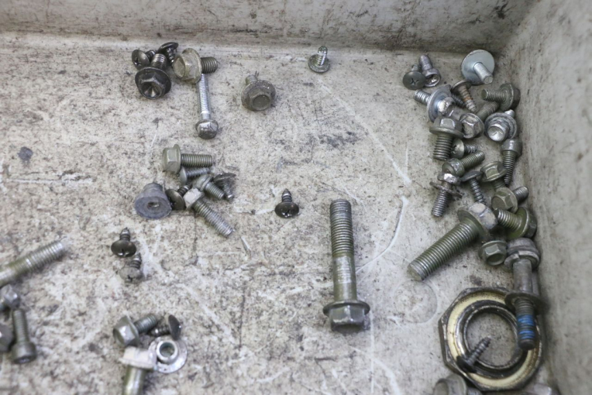 photo de SACO DE PARAFUSOS E FIXADORES PEUGEOT TWEET 4T 50 (2018 - 2022) - Outro ângulo de visão