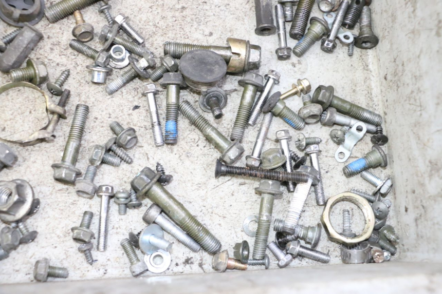 photo de SACO DE PARAFUSOS E FERRAGENS PEUGEOT TWEET PRO CARGO 50 (2018 - 2022) - Outro ângulo de visão