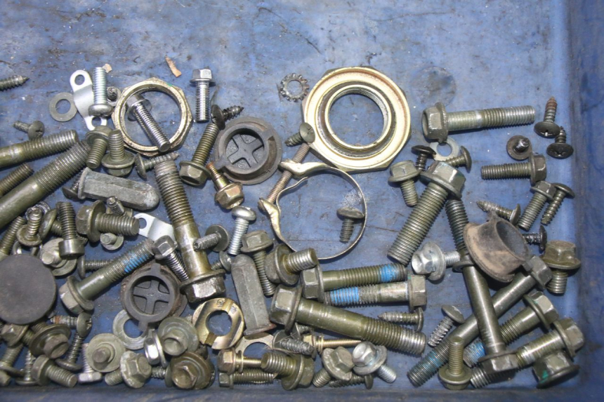 photo de SACO DE PARAFUSOS E FERRAGENS PEUGEOT TWEET PRO EFI 4T 50 (2021 - 2022) - Zoom do estado de desgaste