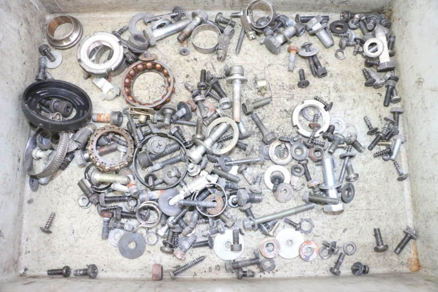 photo de SACO DE PARAFUSOS E FERRAGENS SUZUKI UH BURGMAN 125 (2002 - 2006) - Vista principal