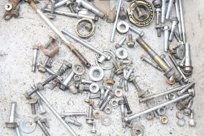 photo de SACO DE PARAFUSOS E FERRAGENS PEUGEOT V-CLIC VCLIC 50 (2007 - 2013) - Detalhe da peça