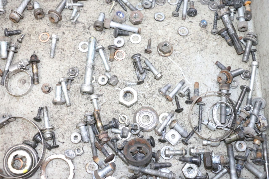 photo de SACO DE PARAFUSOS E FERRAGENS PIAGGIO VESPA GTS SUPER IE 125 (2009 - 2016) - Detalhe da peça