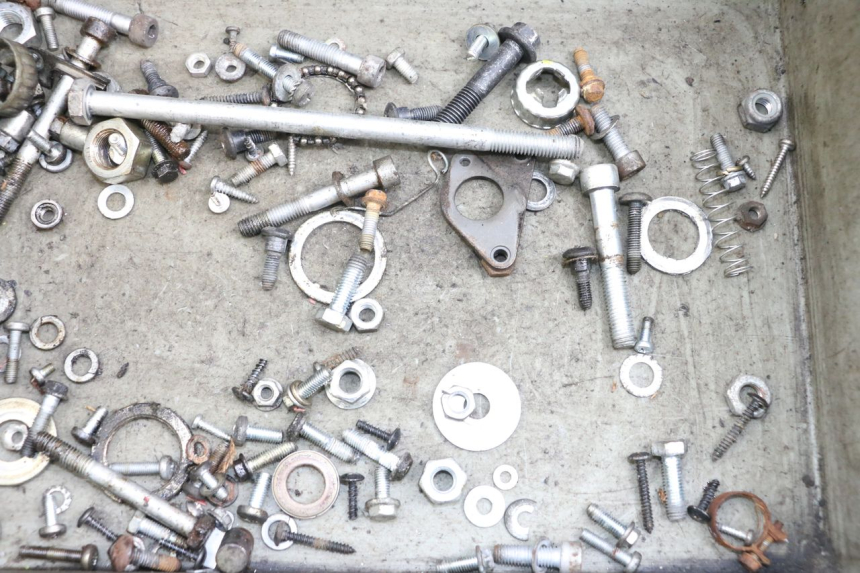 photo de SACO DE PARAFUSOS E FERRAGENS PIAGGIO VESPA LX 2T 50 (2005 - 2013) - Detalhe da peça