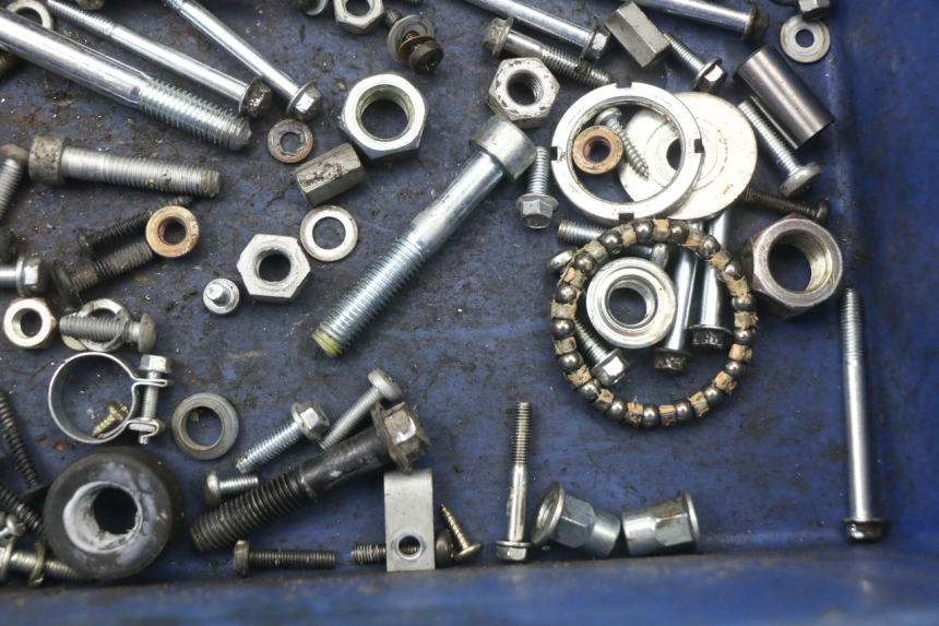 photo de SACO DE PARAFUSOS E FERRAGENS PIAGGIO VESPA LX 125 (2005 - 2010) - Ampliação técnica