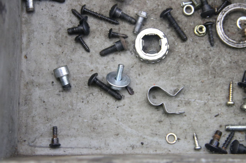 photo de SACO DE PARAFUSOS E FERRAGENS PIAGGIO VESPA S 2T 50 (2007 - 2014) - Detalhe da peça