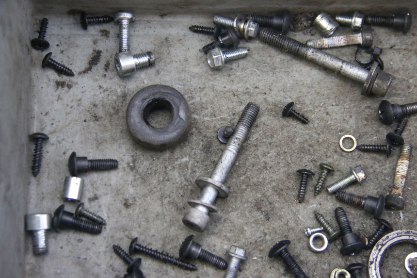 photo de SACO DE PARAFUSOS E FERRAGENS PIAGGIO VESPA S 2T 50 (2007 - 2014) - Ampliação técnica