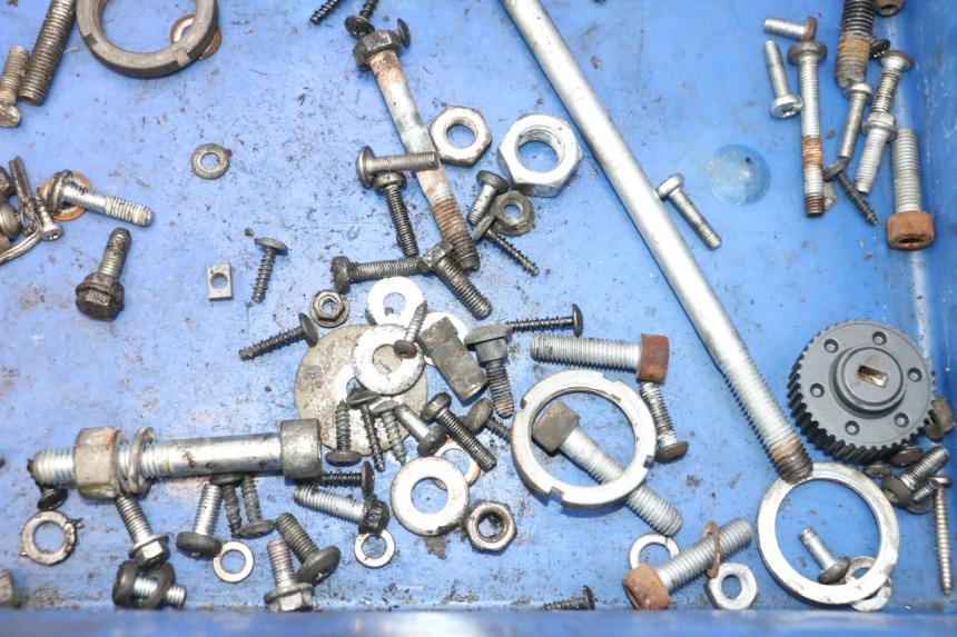 photo de SACO DE PARAFUSOS E FERRAGENS PIAGGIO VESPA S 2T 50 (2007 - 2014) - Zoom do estado de desgaste