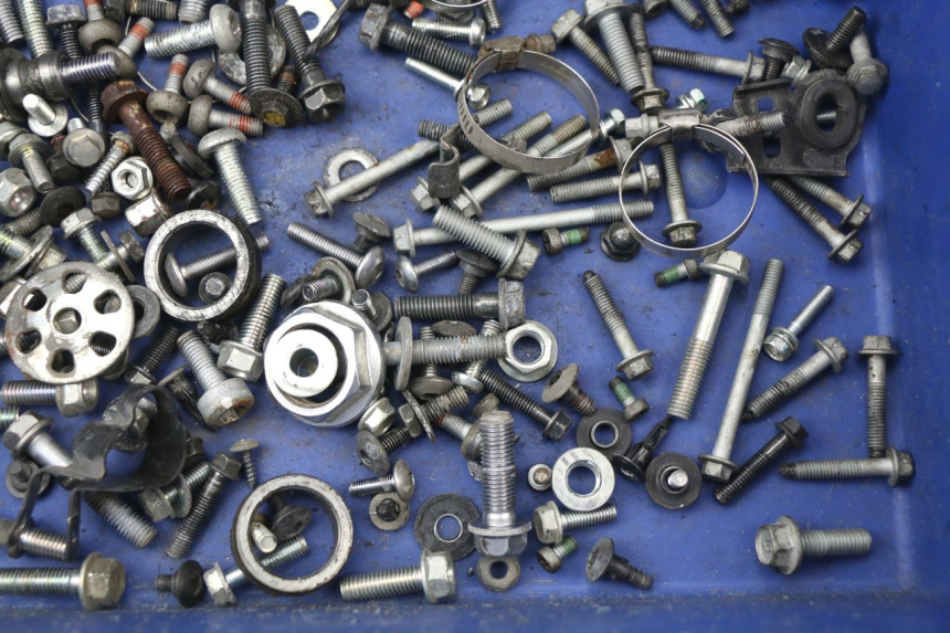 photo de SACO DE PARAFUSOS E FIXADORES HONDA VFR F 1200 (2010 - 2015) - Zoom do estado de desgaste