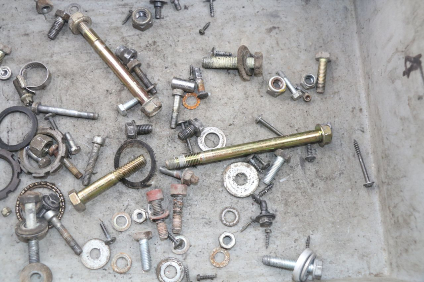 photo de SACO DE PARAFUSOS E FIXADORES PEUGEOT VIVACITY 50 (1998 - 2003) - Detalhe da peça