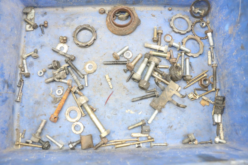 photo de SACO DE PARAFUSOS E FIXADORES PEUGEOT VIVACITY 50 (1998 - 2003) - Vista principal