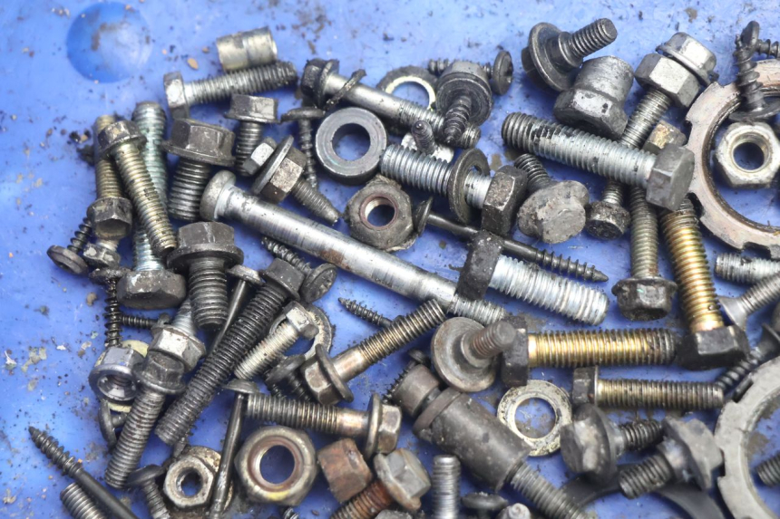 photo de SACO DE PARAFUSOS E FIXADORES PEUGEOT VIVACITY 100 (1999 - 2008) - Detalhe da peça