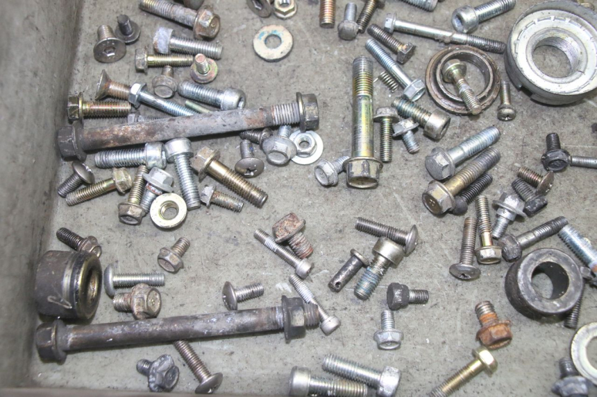 photo de SACO DE PARAFUSOS E FIXADORES DAELIM VJ ROADWIN FI 125 (2008 - 2017) - Outro ângulo de visão
