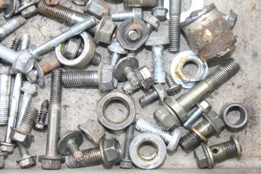 photo de SACO DE PARAFUSOS E FERRAGENS VONROAD YIBEN 125 (2006 - 2010) - Ampliação técnica