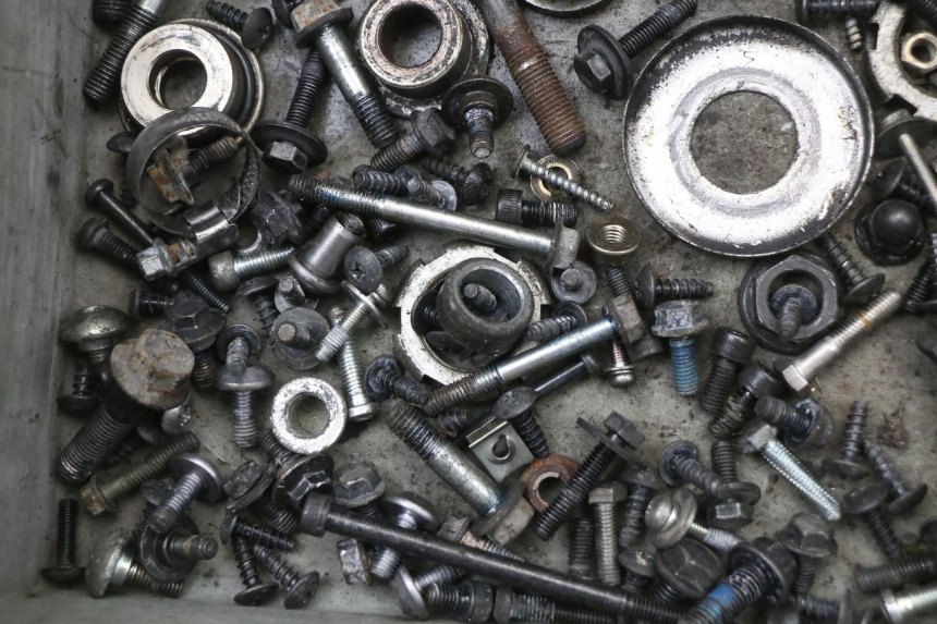 photo de SACO DE PARAFUSOS E FERRAGENS YAMAHA X-MAX XMAX 125 (2010 - 2013) - Outro ângulo de visão