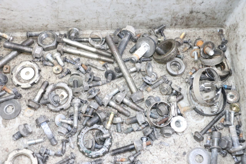 photo de SACO DE PARAFUSOS E FERRAGENS YAMAHA XMAX X-MAX 125 (2006 - 2009) - Detalhe da peça