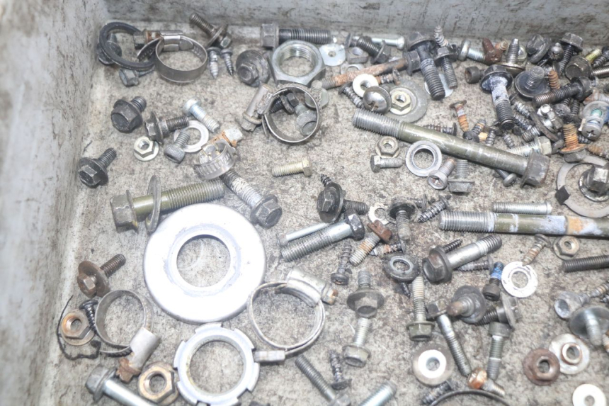 photo de SACO DE PARAFUSOS E FERRAGENS YAMAHA XMAX X-MAX 125 (2006 - 2009) - Detalhe da peça
