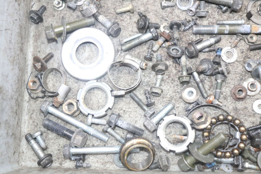 photo de SACO DE PARAFUSOS E FERRAGENS YAMAHA XMAX X-MAX 125 (2006 - 2009) - Outro ângulo de visão