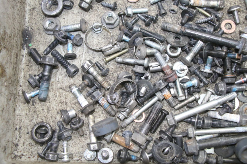 photo de SACO DE PARAFUSOS E FERRAGENS YAMAHA X-MAX XMAX 125 (2010 - 2013) - Outro ângulo de visão