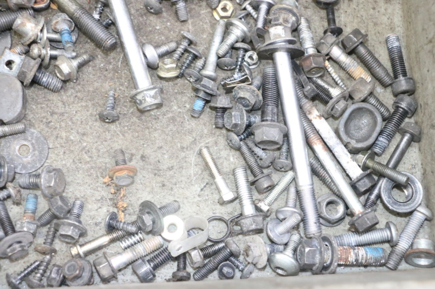 photo de SACO DE PARAFUSOS E FERRAGENS YAMAHA X-MAX XMAX 125 (2010 - 2013) - Outro ângulo de visão