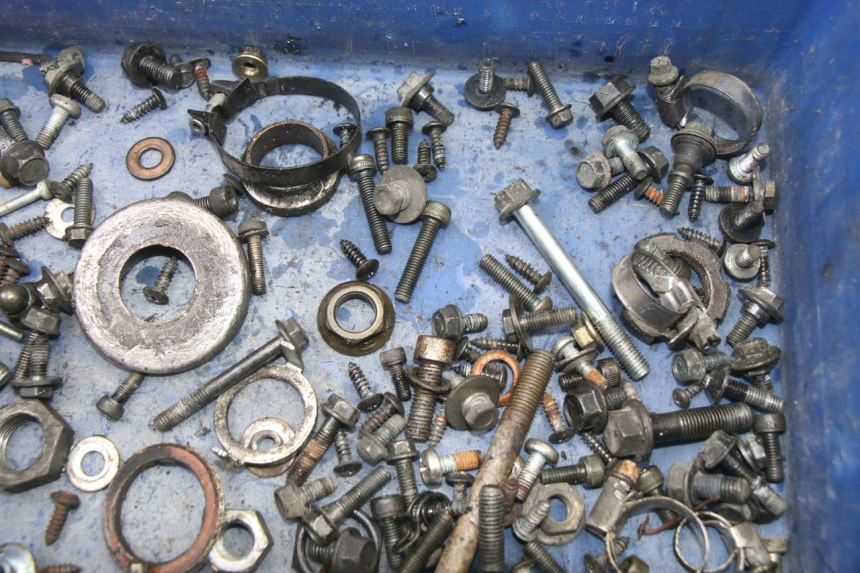 photo de SACO DE PARAFUSOS E FERRAGENS YAMAHA XMAX X-MAX 125 (2006 - 2009) - Detalhe da peça