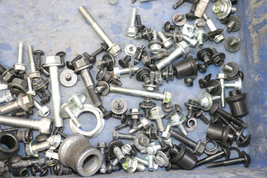 photo de SACO DE PARAFUSOS E FERRAGENS YAMAHA XMAX X-MAX 125 (2021 - 2025) - Detalhe da peça