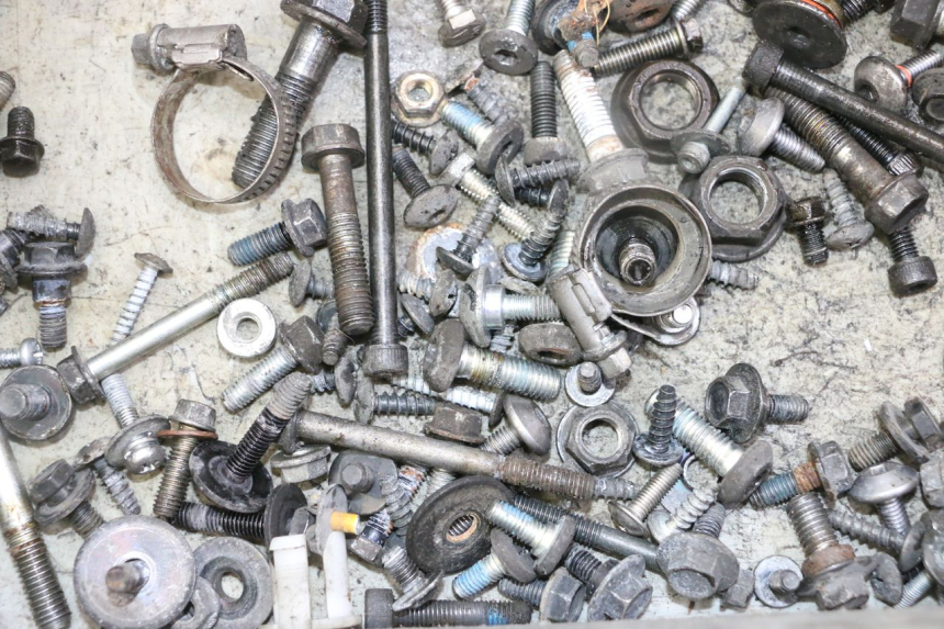 photo de SACO DE PARAFUSOS E FERRAGENS YAMAHA X-MAX XMAX 125 (2010 - 2013) - Detalhe da peça