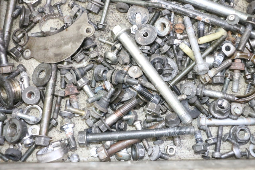 photo de SACO DE PARAFUSOS E FERRAGENS YAMAHA X-MAX XMAX 125 (2010 - 2013) - Outro ângulo de visão