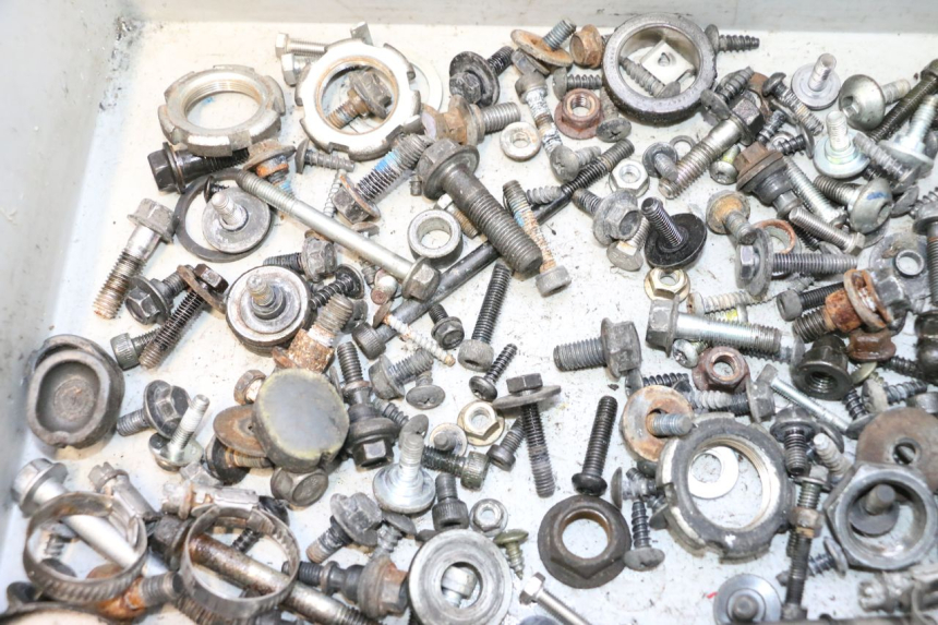 photo de SACO DE PARAFUSOS E FERRAGENS YAMAHA X-MAX XMAX 125 (2010 - 2013) - Detalhe da peça