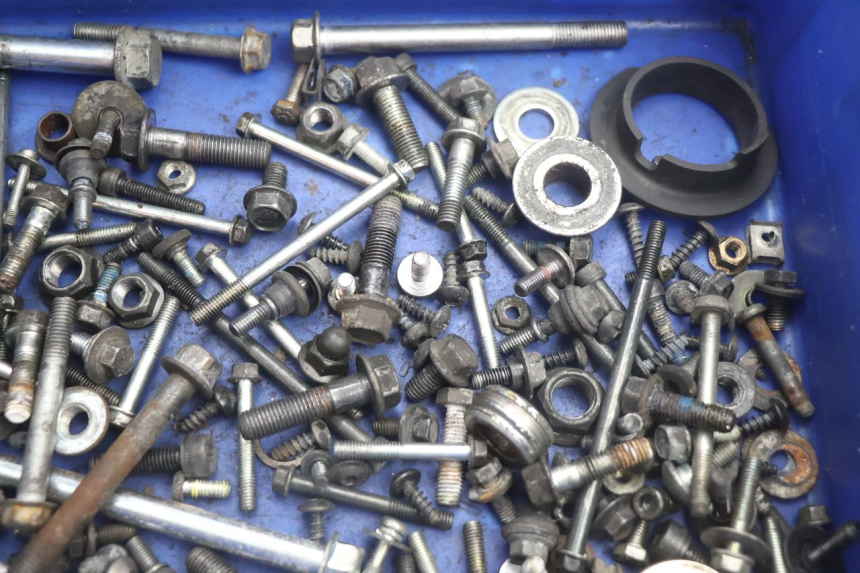 photo de SACO DE PARAFUSOS E FERRAGENS YAMAHA X-MAX XMAX 125 (2010 - 2013) - Zoom do estado de desgaste