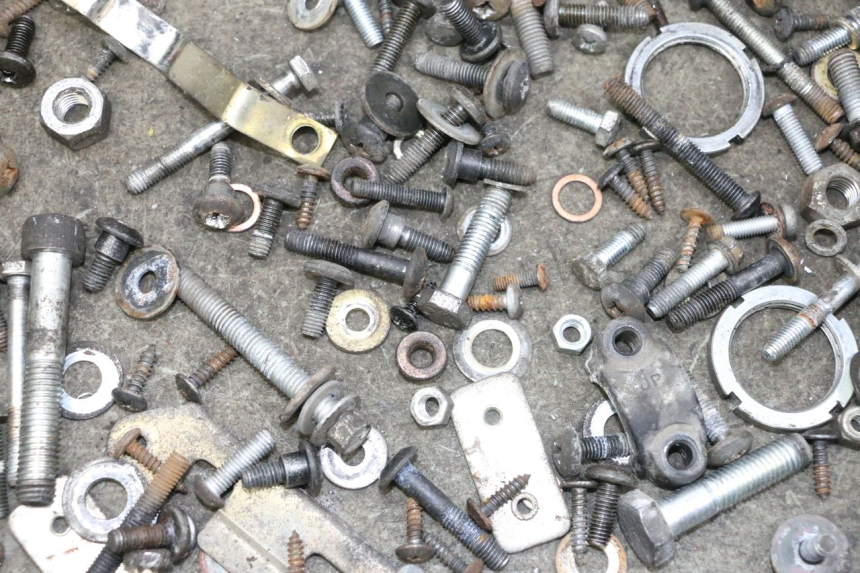 photo de SACO DE PARAFUSOS E FERRAGENS PIAGGIO X8 125 (2004 - 2007) - Detalhe da peça