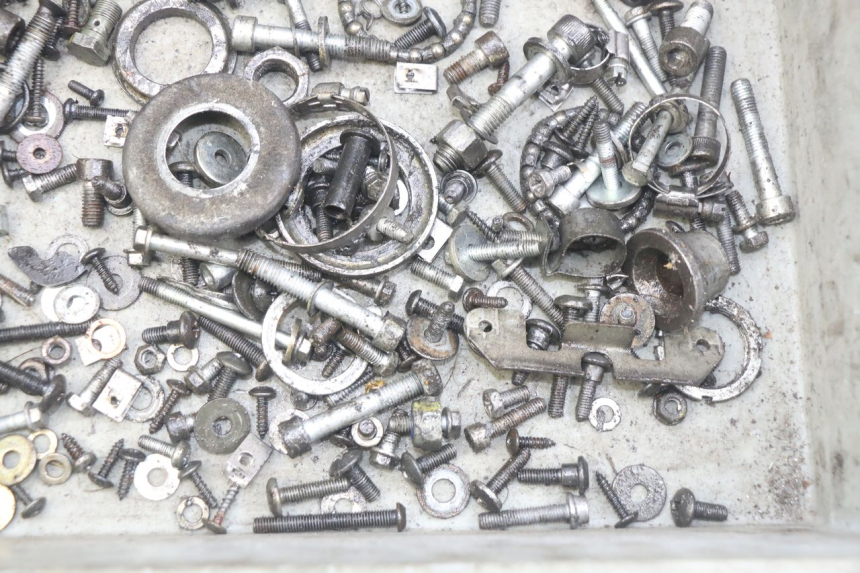 photo de SACO DE PARAFUSOS E FIXADORES PIAGGIO XEVO - X EVO 125 (2007 - 2017) - Detalhe da peça