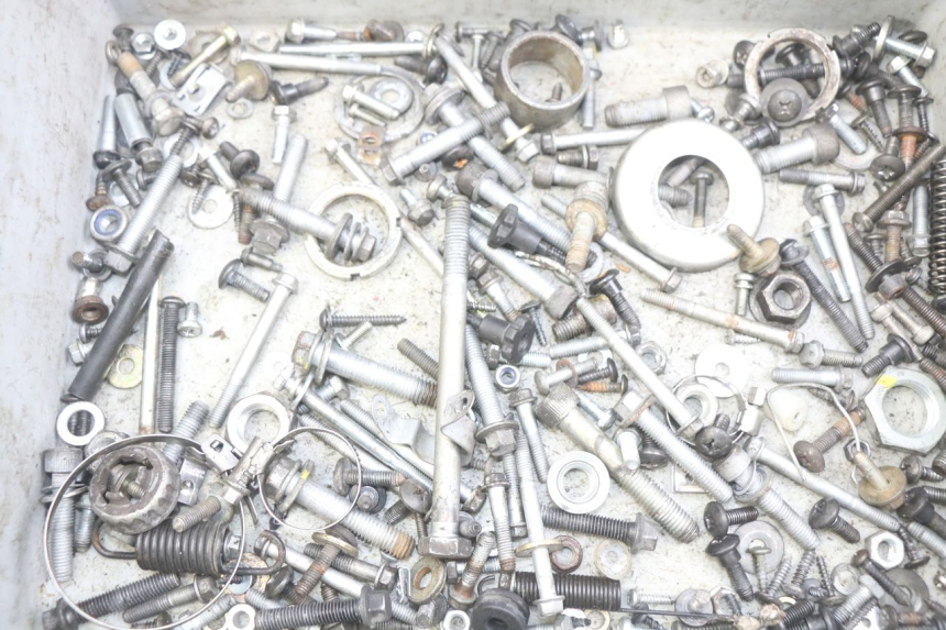 photo de SACO DE PARAFUSOS E FIXADORES PIAGGIO XEVO - X EVO 125 (2007 - 2017) - Detalhe da peça