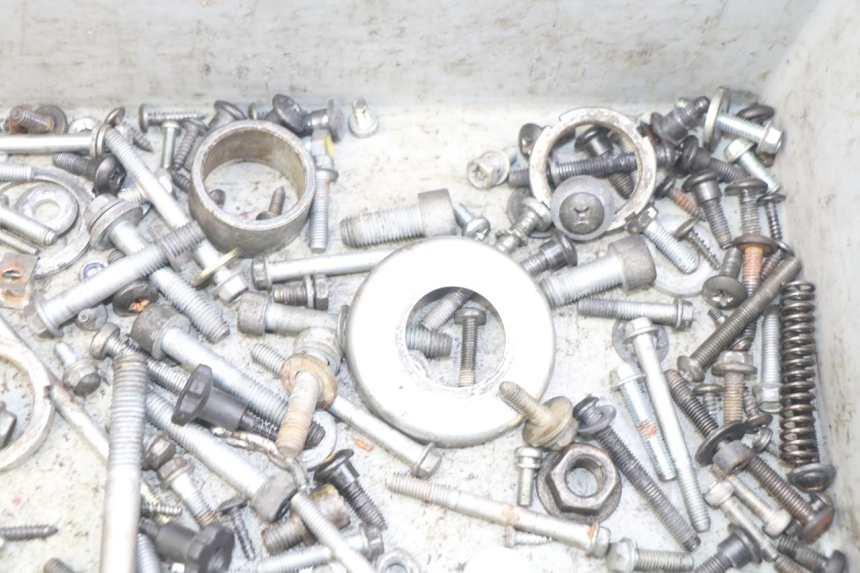 photo de SACO DE PARAFUSOS E FIXADORES PIAGGIO XEVO - X EVO 125 (2007 - 2017) - Outro ângulo de visão