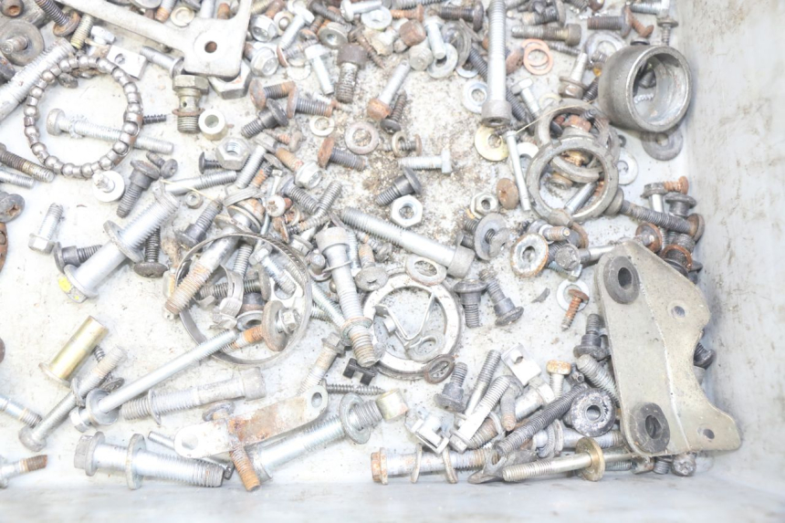 photo de SACO DE PARAFUSOS E FIXADORES PIAGGIO XEVO - X EVO 125 (2007 - 2017) - Detalhe da peça