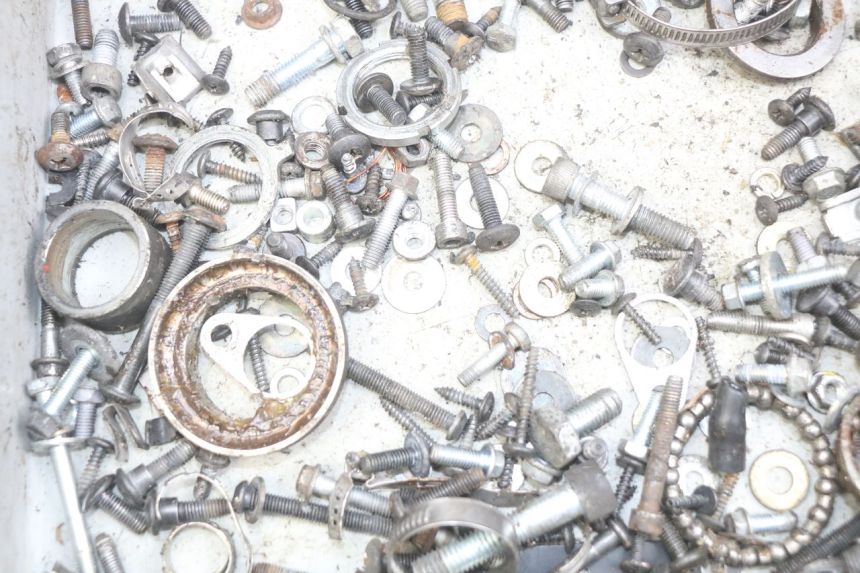 photo de SACO DE PARAFUSOS E FIXADORES PIAGGIO XEVO - X EVO 125 (2007 - 2017) - Detalhe da peça