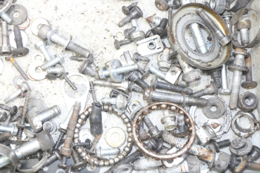 photo de SACO DE PARAFUSOS E FIXADORES PIAGGIO XEVO - X EVO 125 (2007 - 2017) - Zoom do estado de desgaste