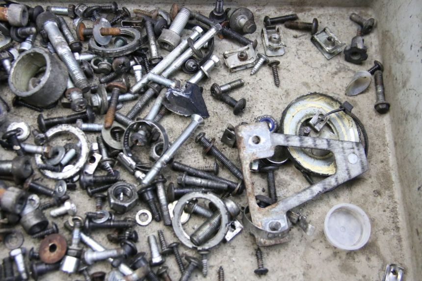 photo de SACO DE PARAFUSOS E FIXADORES PIAGGIO XEVO - X EVO 125 (2007 - 2017) - Detalhe da peça