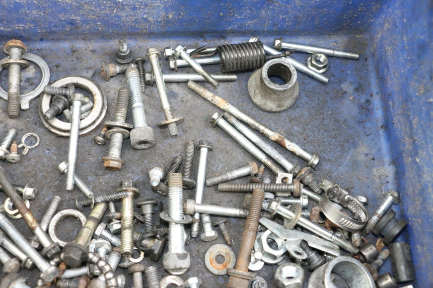 photo de SACO DE PARAFUSOS E FIXADORES PIAGGIO XEVO - X EVO 125 (2007 - 2017) - Outro ângulo de visão