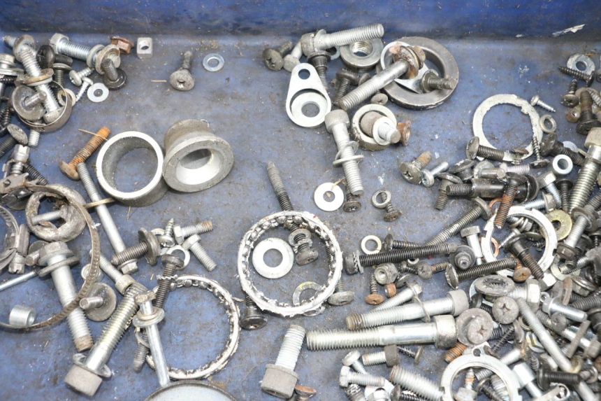 photo de SACO DE PARAFUSOS E FIXADORES PIAGGIO XEVO - X EVO 125 (2007 - 2017) - Detalhe da peça
