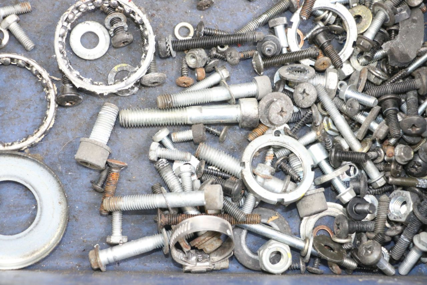 photo de SACO DE PARAFUSOS E FIXADORES PIAGGIO XEVO - X EVO 125 (2007 - 2017) - Zoom do estado de desgaste