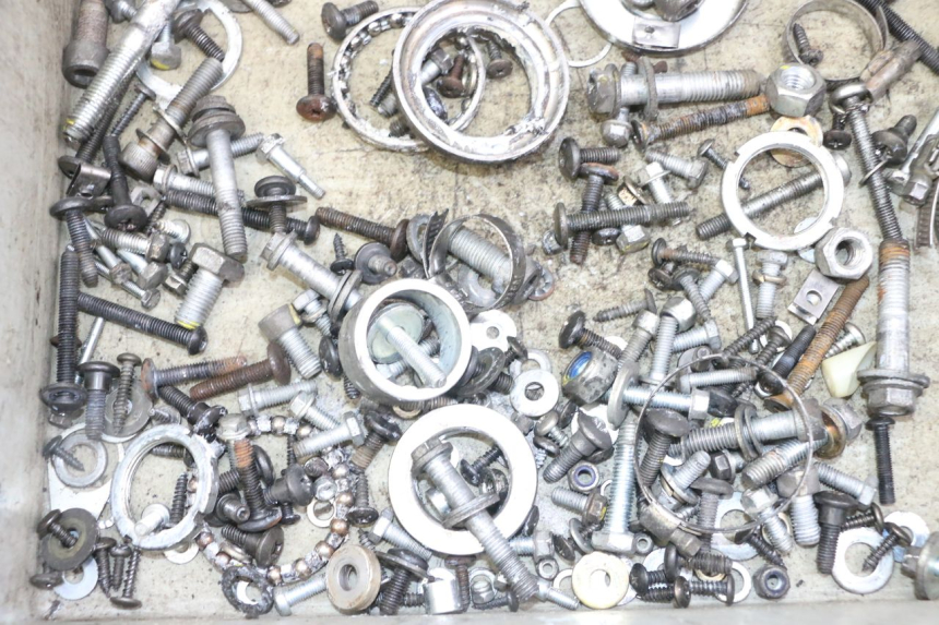 photo de SACO DE PARAFUSOS E FIXADORES PIAGGIO XEVO - X EVO 125 (2007 - 2017) - Zoom do estado de desgaste