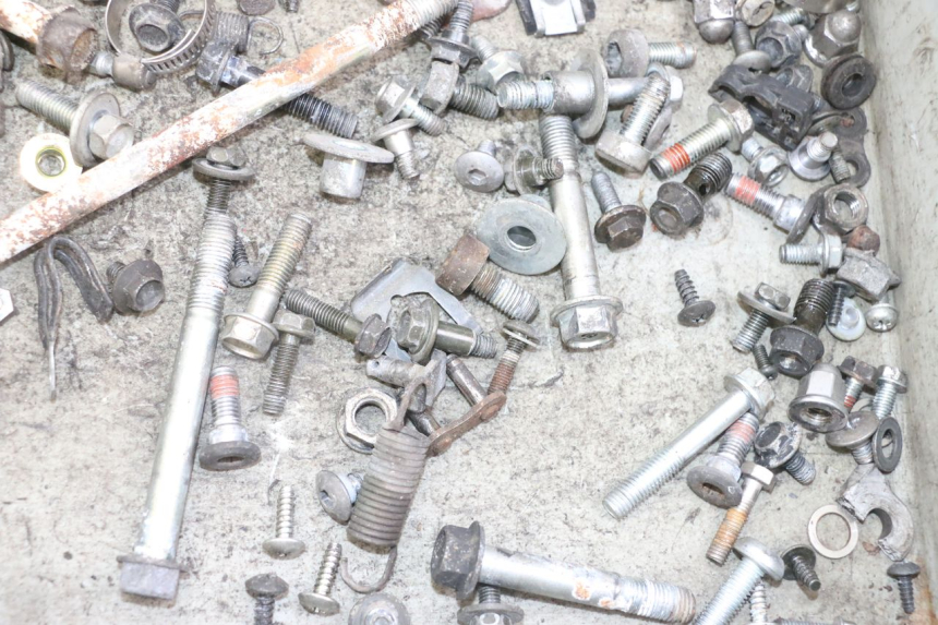photo de SACO DE PARAFUSOS E FERRAGENS HONDA XLV VARADERO 125 (2000 - 2006) - Zoom do estado de desgaste