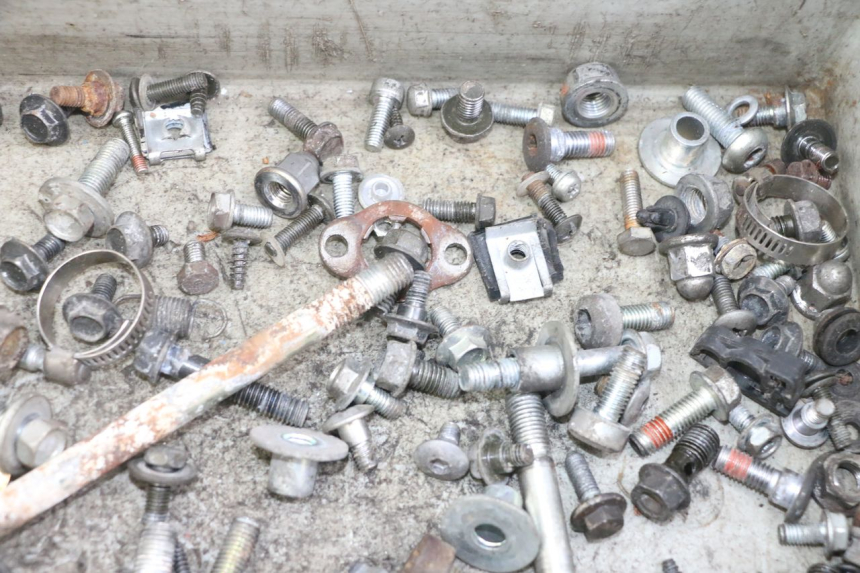 photo de SACO DE PARAFUSOS E FERRAGENS HONDA XLV VARADERO 125 (2000 - 2006) - Ampliação técnica