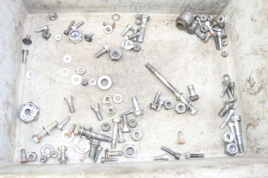 photo de SACO DE PARAFUSOS E FERRAGENS PEUGEOT XP6 50 (1997 - 2003) - Detalhe da peça