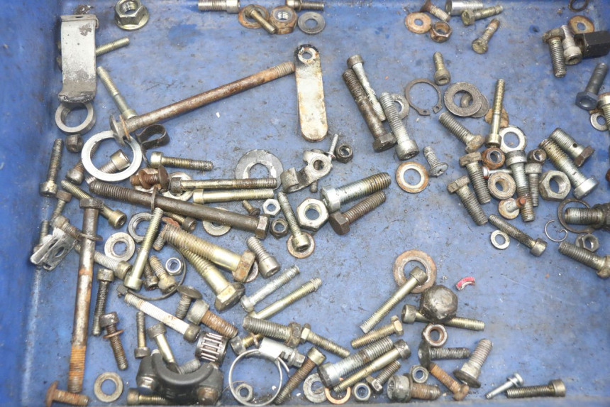 photo de SACO DE PARAFUSOS E FIXADORES PEUGEOT XP6 50 (2006 - 2011) - Detalhe da peça