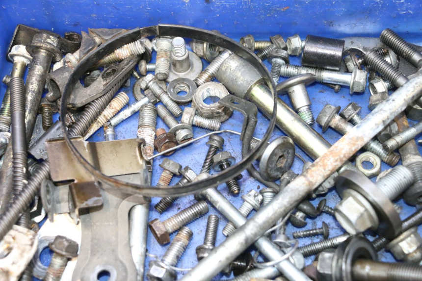 photo de SACO DE PARAFUSOS PARAFUSOS HONDA XRV AFRICA TWIN 750 (1990 - 1992) - Outro ângulo de visão